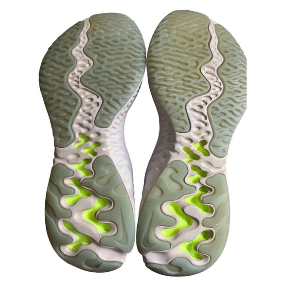 Nike Renew Running Shoes Special Edition Black CT3515-001 Women’s SZ 7 - Picture 4 of 6